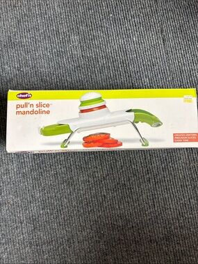 Pull'n Slice Mandoline - White and Green